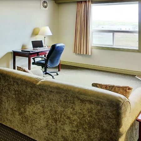 Nova Inn Peace River Екстериор снимка