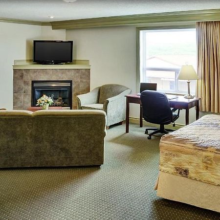 Nova Inn Peace River Екстериор снимка