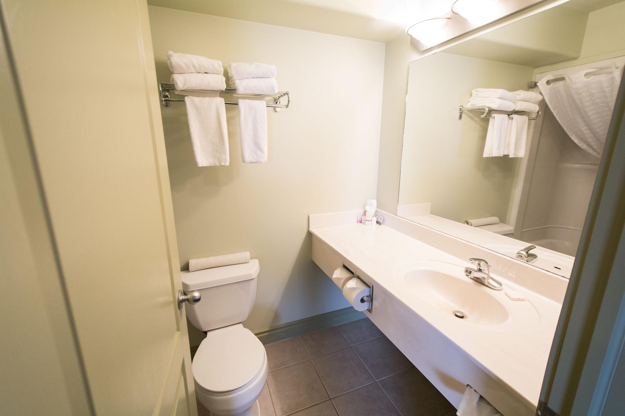 Nova Inn Peace River Екстериор снимка