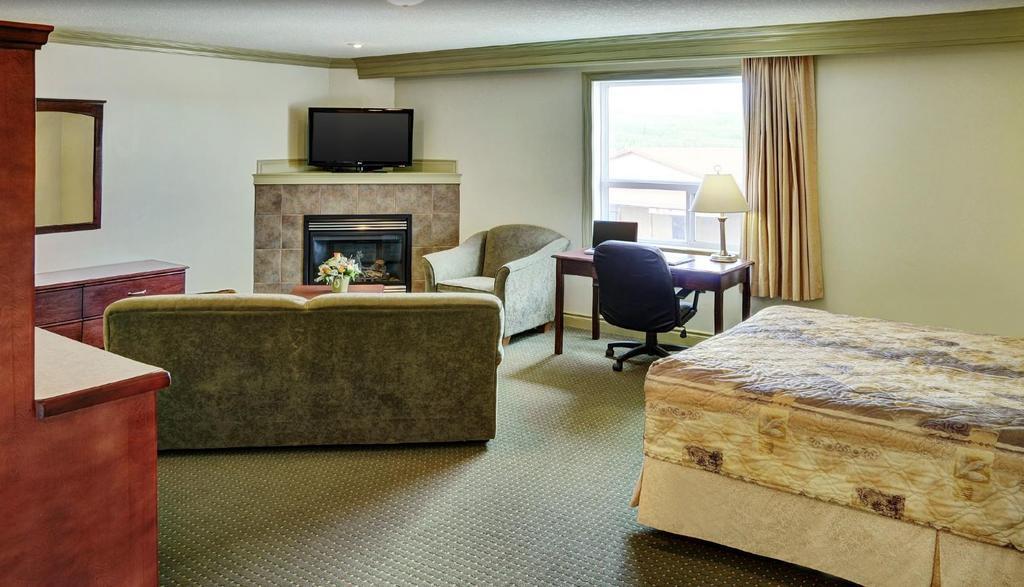 Nova Inn Peace River Екстериор снимка