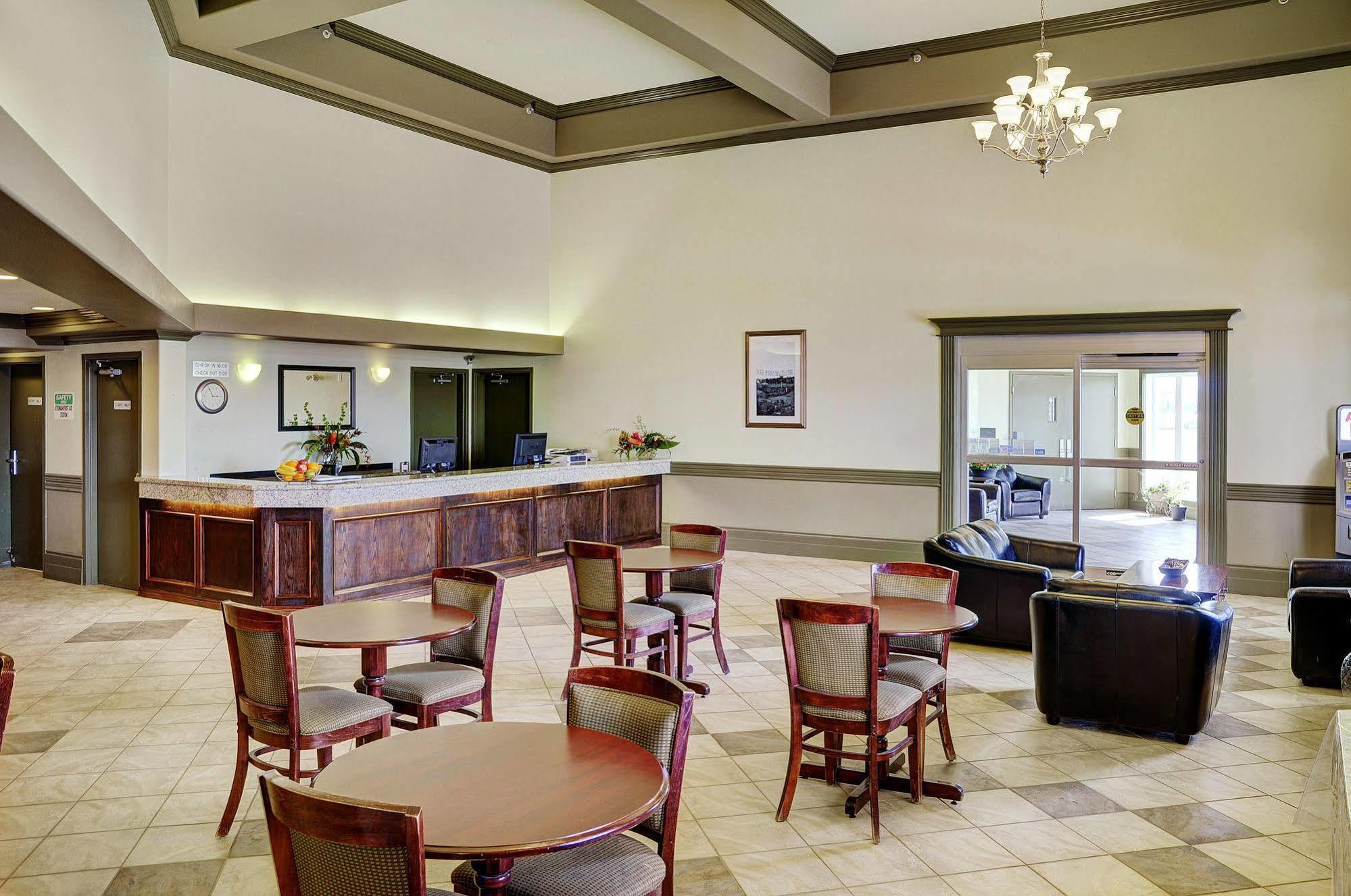 Nova Inn Peace River Екстериор снимка
